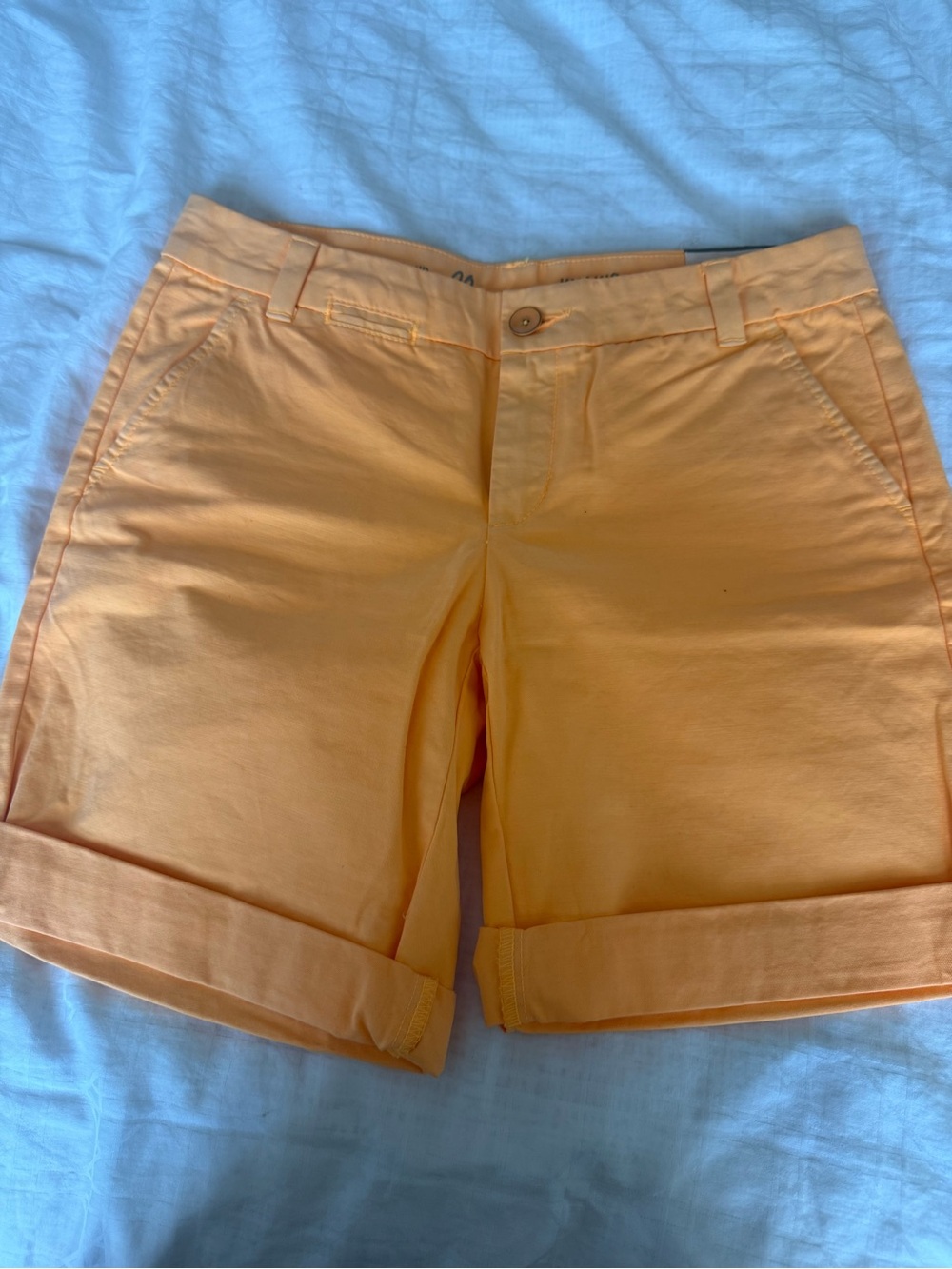 GAP Women's Peach Cuffed Chino Shorts